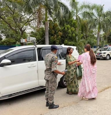 1 अप्रैल 2026 को मगध प्रमंडल, गया के आदरणीय आयुक्त के औरंगाबाद आगमन पर सर्किट हाउस परिसर में भव्य स्वागत कार्यक्रम आयोजि...