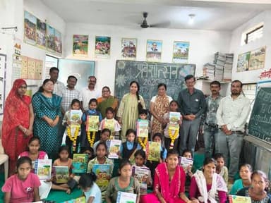 #स्कूल_चलें_हम अभियान के अंतर्गत अनुविभागीय अधिकारी (राजस्व) पेटलावद, सुश्री तनुश्री मीणा द्वारा शासकीय कन्या प्राथमिक व...