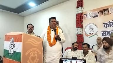 पूर्व विधायक नारायण पाल सितारगंज ने कांग्रेस पार्टी में सदस्यता ली इस अवसर पर विधानसभा नानकमत्ता के विधायक गोपाल सिंह रा...