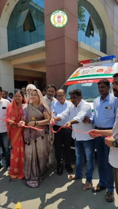 जिले में स्वास्थ्य सेवाओं को सुदृढ़ करने की दिशा में बड़ा कदम — 10 नई 108 संजीवनी एक्सप्रेस एम्बुलेंस वाहनों को हरी झंडी...