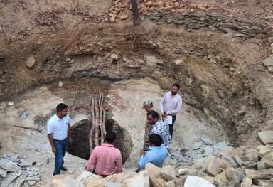 जिले में जल संकट और सूखे की चुनौती से निपटने के लिए अब प्रशासन ने एक व्यापक और दूरदर्शी पहल शुरू की है। “नवा तरिया आय के...