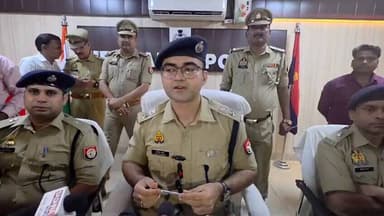 जनपद फिरोजाबाद में कानून-व्यवस्था को बेहतर बनाने, जाम की समस्या को दूर करने के लिए ठोस कदम उठाने, आमजन की समस्याओं का सम...