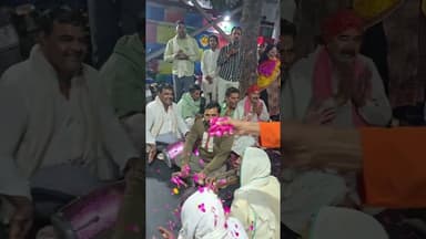 #श्रीजी महल राधा रानी मंदिर बरसाना के बाहर आज का युगल नाम संकीर्तन आरंभ, जय जय श्री राधे 🙏*