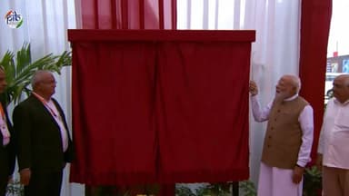 প্রধান মন্ত্রী @narendramodi না অহমদাবাদকী সনান্দ জি.আই.দি.সি.দা কেন্স সেমিকোন প্লান্ত শঙ্গাখ্রে।