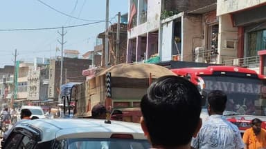 इंदरगढ़ नगर में ओवरलोडिंग रुकने का नाम नहीं ले रही दिनभर गुजरते हैं रेत के ओवरलोड वाहन
#CM #NewsUpdate #madhypradesh #v...