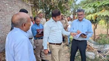 भदोही: डीएम का औचक निरीक्षण, स्टांप और कालीन उद्योग पर दिया गया फोकस