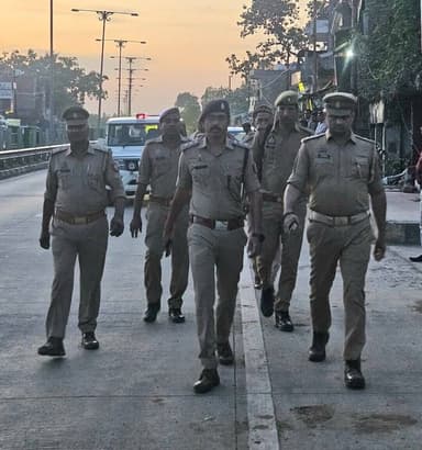 #CO_तिलोई द्वारा आगामी त्योहारों के दृष्टिगत शांति, सुरक्षा एवं कानून व्यवस्था बनाये रखने हेतु पुलिस बल के साथ थानाक्षेत...