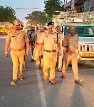 #CO_अमेठी द्वारा आगामी त्योहारों के दृष्टिगत शांति, सुरक्षा एवं कानून व्यवस्था बनाये रखने हेतु पुलिस बल के साथ थानाक्षेत...