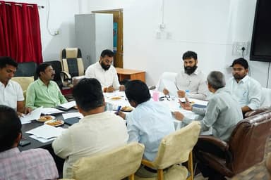 जशपुर में कलेक्टर श्री रोहित व्यास की अध्यक्षता में जीवनदीप समिति की बैठक सम्पन्न हुई। बैठक में सफाईकर्मियों का मानदेय ब...