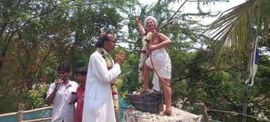 সুন্দরবনের প্রত্যন্ত জঙ্গলে মূর্তিতে পূজো দিয়ে মুনি নদীর ধারে ও আয়লা বাঁধের উপর দিয়ে প্রচারে রায়দিঘী বিধানসভা তৃণমূল কং...