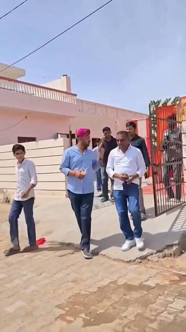 बाड़मेर शहर में अलग-अलग स्थानों पर भाग लेने पहूंचे युवानेता रिड़मल सिंह दांता।
@रिड़मल सिंह दान्ता