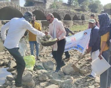 जल गंगा संवर्धन अभियान : ग्राम मरकाहांडी स्थित नदी में श्रमदान कर की गई साफ-सफाई
=======================================...