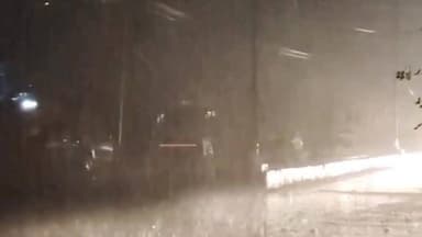 उमरिया में तेज हवाओं और झमा झम बारिस ने गर्मी से दी राहत
#स्वराजexpresssmbc #उमरिया