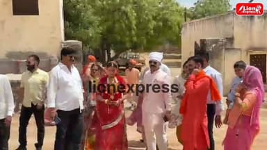 खबर नोखा के मुकाम से
नवविवाहित IPS दंपती कृष्णा कुमार बिश्नोई और अंशिका वर्मा पहुंचे मुकाम
विवाह के बाद बिश्नोई समाज के...