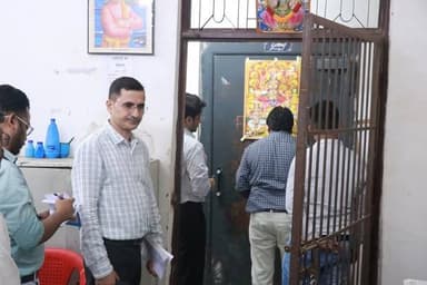 #बालाघाट
कलेक्टर ने किया जिला कोषालय का निरीक्षण
कलेक्टर श्री मृणाल मीना ने 01 अप्रैल को जिला कोषालय का...