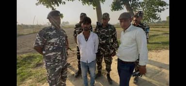 सोनबरसा में नक़ली नोट , 20100₹ के साथ एक युवक मनिष गिरफ्तार।। सोनबरसा #SSB ने कारवाई करते हुए व्यक्ति को सोनबरसा थाना को...