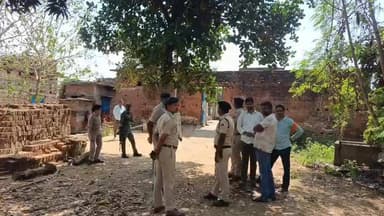 रोहतास जिले के नासरीगंज थाना क्षेत्र के पडुरी बस स्टैंड पर बुधवार को भूमि विवाद में भगिना ने अपने ही मामा को गोली मार दी...