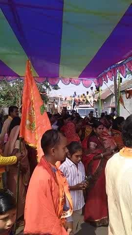 देवली कुलदंगाल में बजरंगबली मंदिर प्रतिष्ठा के अवसर पर कलश यात्रा।