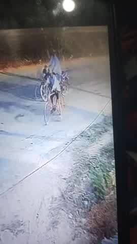 सोनबरसा गांव में संतोष उपाध्याय कुर्सी चोर उठा ले गया