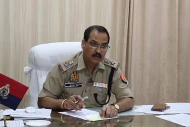 #ASP सम्भल श्री कुलदीप सिंह द्वारा पुलिस कार्यालय पर जनसुनवाई कर फरियादियों की समस्याओं/शिकायतों को सुना गया, जनसुनवाई क...