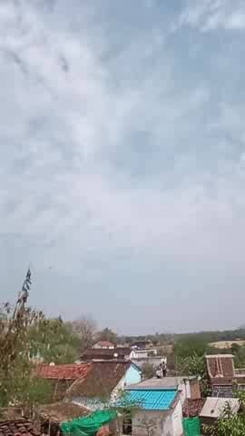 ग्राम नरेटा में उड़ रहा फाइटर जेट