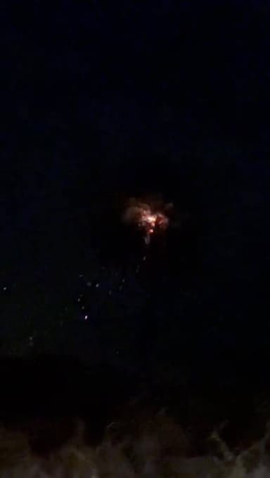 पेड़ में गिरी आकाशीय बिजली कमरे में कैद हुआ नजर सिवनी जिले में इन दिनों मौसम का मिजाज बिगड़ा हुआ है तेज हवा तूफान और बार...