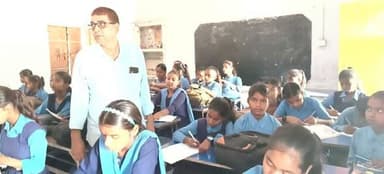 एक अप्रैल से जिले भर के सरकारी स्कूलों में पढ़ाई शुरू, बदली व्यवस्था के साथ लौटी रौनक
, जहानाबाद: जिले भर के सरकारी स्कू...