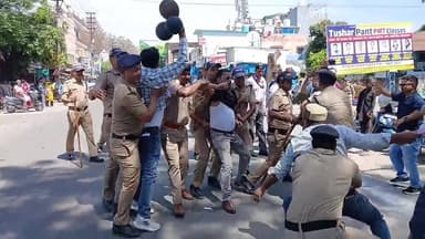 #रामनगर_हैडलाइन - प्रदेश के मुख्यमंत्री पुष्कर सिंह धामी के रामनगर पहुंचने पर युवा कांग्रेस के जिला अध्यक्ष सुमित लोहनी ...