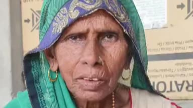 अतरौली: अतरौली में बाइक सवार ने बुजुर्ग महिला से चांदी के जेवर ठगे, हरदोई छोड़ने के बहाने बैठा कर ले जा रहा था, CCTV में हुआ कैद