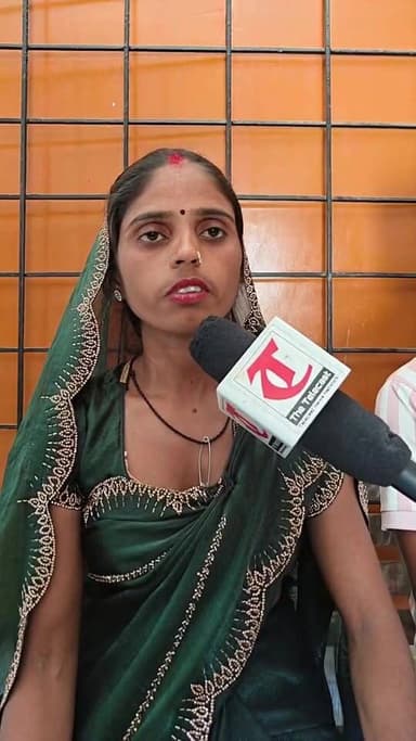 न्याय को भटक रही महिला की जुबानी, पुलिस कार्यवाही से क्षुब्ध दंपत्ती ने लगाई न्याय की गुहार
.
#हरदोई: live पुलिस कार्यवा...