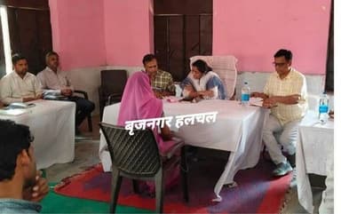 #संभागीय_आयुक्त_ने_की_जनसुनवाई_समस्याओं_का_किया_निस्तारण
#बृजनगर_________
एंकर__नलिनी कठोतिया संभागीय आयुक्त भरतपुर की ...