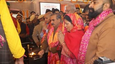शिमला के पावन जाखू मंदिर में श्री हनुमान जयंती के शुभ अवसर पर मुख्यमंत्री ठाकुर सुखविन्द्र सिंह सुक्खू ने धर्मपत्नी कमले...