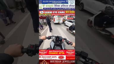 #सोलन के ओल्ड #डीसी ऑफिस में #बाइक सवार ने #पुलिसकर्मी पर चढ़ाई बाइक #solan #police #biker