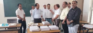 बोर्ड अध्यक्ष ने रोहतक के अंकन केन्द्रों का निरीक्षण कर लिया व्यवस्थाओं का जायजा, परीक्षकों को दिए आवश्यक दिशा-निर्देश
...