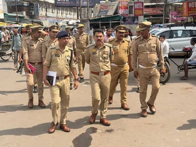 घंटाघर, टाटमील व जरीब चौकी चौराहों पर यातायात व्यवस्था सुदृढ़ करने हेतु उच्चाधिकारियों का निरीक्षण...
▪️ सड़क सुरक्षा ए...