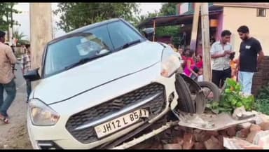 बाघमारा/कतरास: कतरास: तेतुलमारी भूली रोड पर अनियंत्रित वाहन ने बाइक को मारी टक्कर, वाहन क्षतिग्रस्त