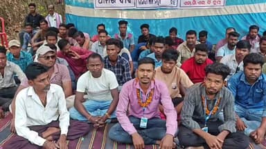 ଝାରସୁଗୁଡା: KCCL କମ୍ପାନୀ ବିରୋଧରେ ଶ୍ରମିକଙ୍କ ଆନ୍ଦୋଳନ: MCL GM ଅଫିସ୍ ସମ୍ମୁଖରେ ଆମରଣ ଅନଶନ