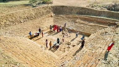 कबीरधाम जिले ने मनरेगा में उत्कृष्ट प्रदर्शन करते हुए सर्वाधिक रोजगार सृजन और परिवारों को रोजगार देने में प्रदेश में प्र...