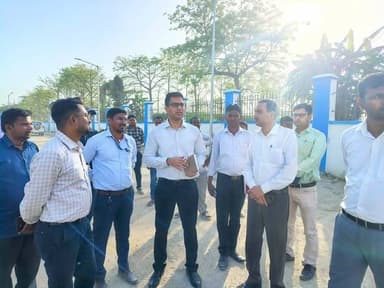 जिला पदाधिकारी द्वारा जिला कल्याण पदाधिकारी एवं अभियंताओं के साथ तुरकौलिया स्थित 520 बेडेड बालिका आवासीय विद्यालय परिसर ...