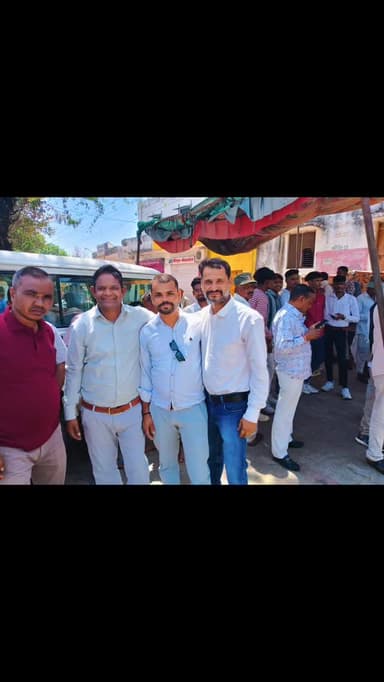 आदिवासी कांग्रेस बैनर तले आदिवासी धर्मकोड सहित कई प्रकार की मांगों को लेकर के डूंगरपुर कलेक्टर मुख्यालय पर धरना प्रदर्शन...