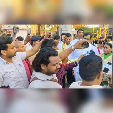 रोह में हिंसा के बाद अब बाजारों में लौटी रौनक, प्रशासन की पहल रंग लाई, निर्दोष को नहीं फंसाया जाए।
#Nawada #Roh #RamNava...