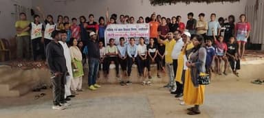 महिला फुटबॉल खिलाड़ियों के बीच ‘बेटी बचाओ, बेटी पढ़ाओ’ जागरूकता कार्यक्रम आयोजित
लखीसराय। महिला एवं बाल विकास निगम, लखीस...