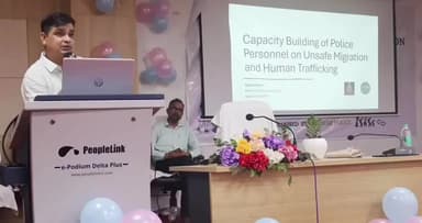 ସୋର: ବାଲେଶ୍ୱର ଜିଲ୍ଲା ପୋଲିସର ଅସୁରକ୍ଷିତ ଦାଦନ ଚାଲାଣ ଓ ମାନବ ତସ୍କରୀ ଉପରେ ଜିଲ୍ଲାପାଳଙ୍କ ଅଡିଟରିୟମ ରେ ଦକ୍ଷତା ବୃଦ୍ଧି କର୍ମଶାଳା