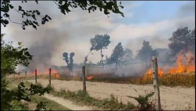 #gonda
नवाबगंज में गेंहू की ख़डी फ़सल में लगी आग
आग से किसान का 11 बीघा गेंहू जलकर राख
लोगों ने तत्काल फायर ब्रिगेड को ...