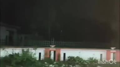 छिबरामऊ के नगला दिलू 100 शैय्या अस्पताल में बीती रात कई घंटे विद्युत आपूर्ति बाधित रही वहीं मरीज बेहाल रहे और मरीज ने अप