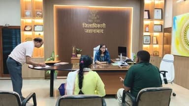 लोक शिकायत निवारण अधिनियम के तहत 9 अपीलीय मामलों की सुनवाई, कई का हुआ निष्पादन
जहानाबाद:
जिले में पारदर्शी एवं समयबद्ध प...