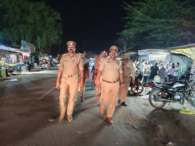 पुलिस अधीक्षक महोबा श्री शशांक सिंह @shashsinghips के निर्देशन में जनपद में शान्ति/सुरक्षा एवं कानून व्यवस्था को सुदृढ़ ...