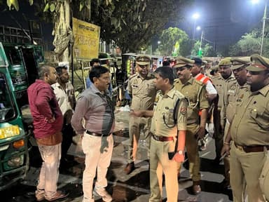 दिनांक 02.04.2026 को पुलिस उपायुक्त यातायात श्री रवीन्द्र कुमार द्वारा घंटाघर चौराहा को जाम मुक्त बनाने के उद्देश्य से स...