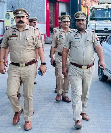 #SSP @moradabadpolice के निर्देशन में जनपदीय पुलिस द्वारा अपराध नियंत्रण, कानून एवं शान्ति व्यवस्था तथा जनमानस में सुरक्...