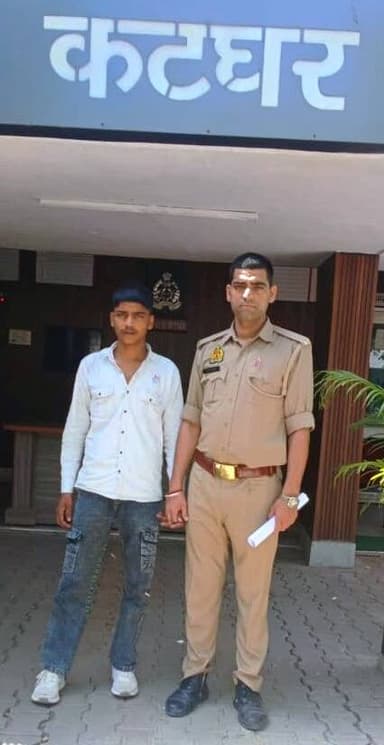 #SSP @moradabadpolice के निर्देशन मेंः-
1-थाना कटघर–अवैध चरस के साथ अभियुक्त गिरफ्तार।
2-थाना कांठ–भैंस चोरी के मामले मे...